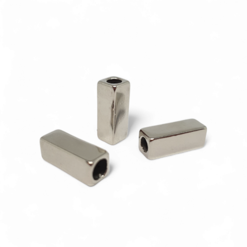 KOŃCÓWKA SZNURKA - DŁUGA KOSTKA - SREBRNA