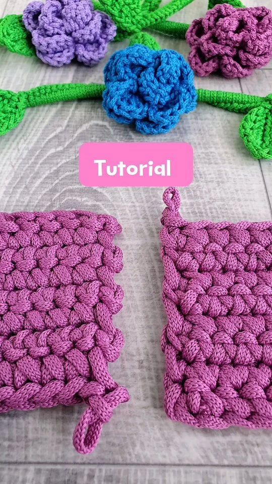 Tylko jedna zmiana a jaki równy brzeg! 📏🧶 Na dzisiejszy #PIMOdziałek mam dla Was idealny sposób na równe brzegi Waszych splotów.
.
Przyda się gdy robisz:
- prostokąty do torebek
- panel torebki
- podkładki pod talerze
I wiele innych 😁💪
.
Wypróbuj a się przekonasz jaka jest różnica 💪
I pamiętaj aby zaobserwować PIMOtki po kolejne szydełkowe triki 🎉😊
.
.
#freepattern #crochettutorials #crochettutorial #freepatterns #crochetinspiration #crochetstitch #cursoonline #szydełkowanie #cursodecroche #szydelko #crocheting #tutorial #crochetpatterns #crochetpattern #zesznurka #naszydelku #bolsadecroche #bagdecroche #szydełkiem #torebkanaszydełku #dziergambolubię